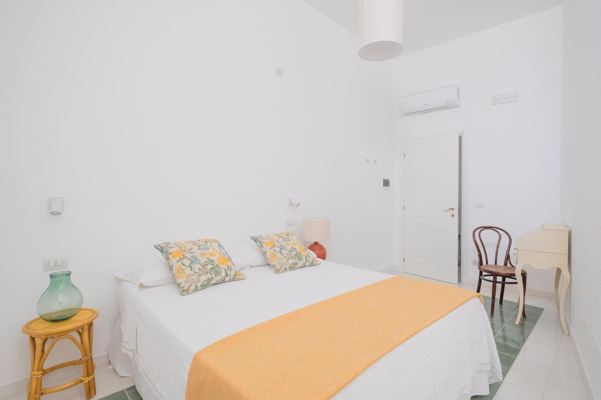 Casa Giulia Bed & Breakfast Весте Екстериор снимка